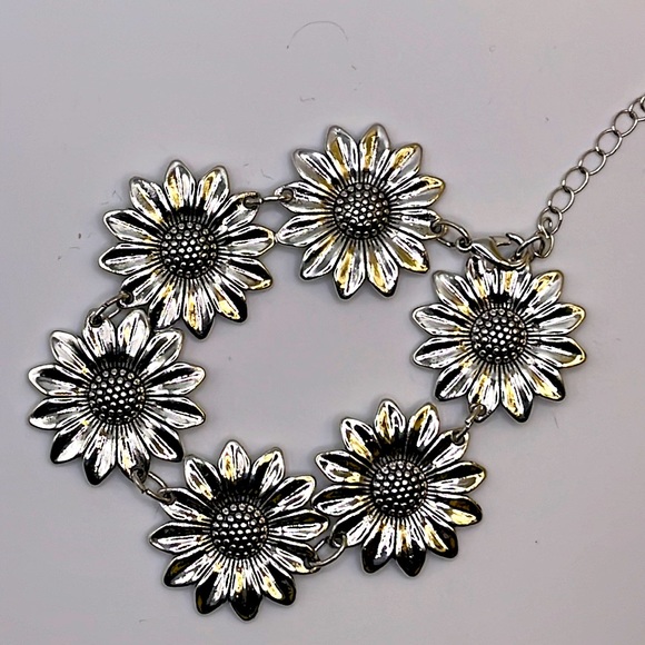 Jewelry - Silver Sunflower Bracelet